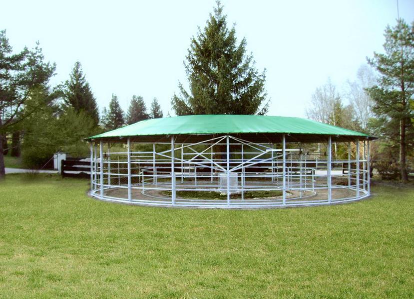 Überdachte Führanlage ohne Seitenverkleidung